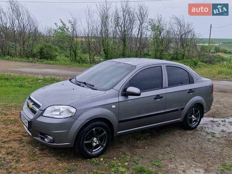 Седан Chevrolet Aveo 2011 в Николаеве