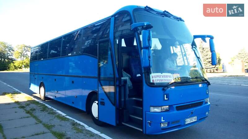 Туристический / Междугородний автобус Volvo B12 2000 в Переяславе