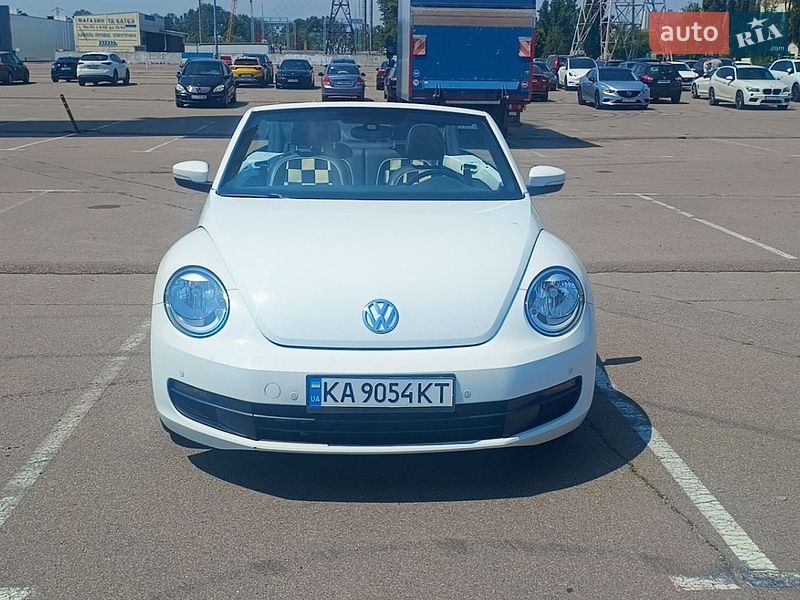 Кабриолет Volkswagen Beetle 2016 в Киеве Кабриолет Volkswagen Beetle 2016 в Киеве