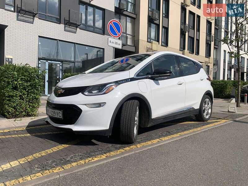 Хэтчбек Chevrolet Bolt EV 2021 в Киеве