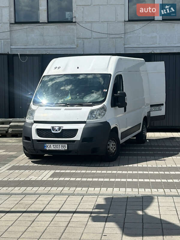Вантажний фургон Peugeot Boxer 2006 в Києві