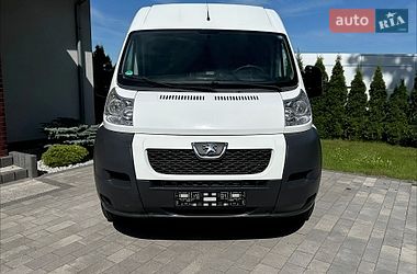 Вантажний фургон Peugeot Boxer 2011 в Сумах