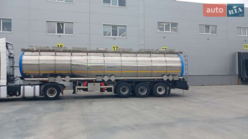 Цистерна полуприцеп BS BRG 2000 в Броварах