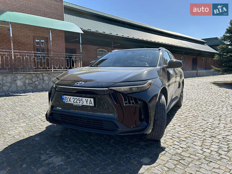 Внедорожник / Кроссовер Toyota bZ4X 2022 в Дунаевцах