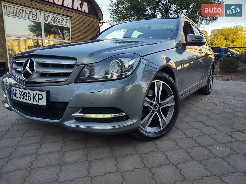 Универсал Mercedes-Benz C-Class 2013 в Днепре