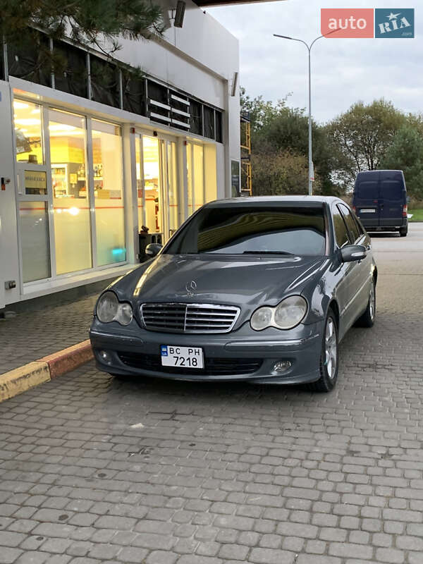 Седан Mercedes-Benz C-Class 2006 в Миколаєві Седан Mercedes-Benz C-Class 2006 в Миколаєві