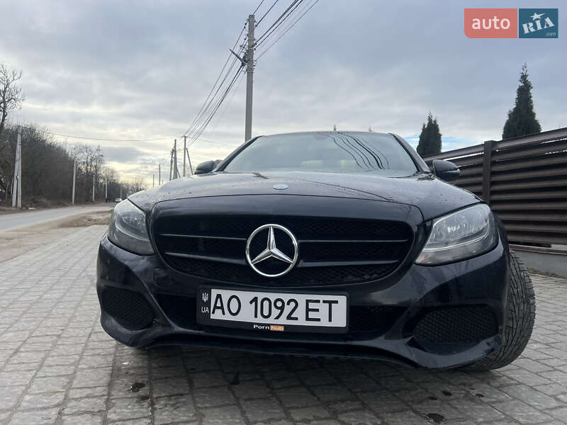 Седан Mercedes-Benz C-Class 2016 в Львове Седан Mercedes-Benz C-Class 2016 в Львове