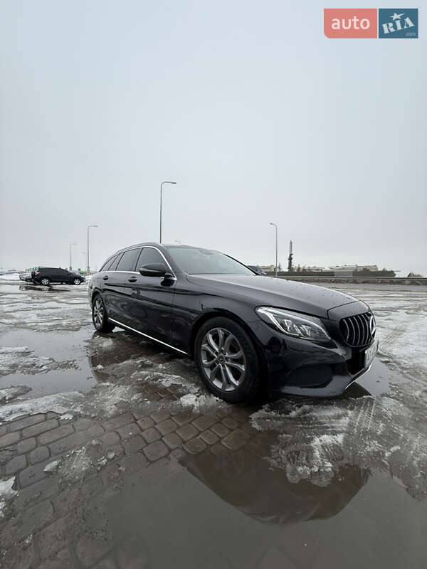 Універсал Mercedes-Benz C-Class 2017 в Львові Універсал Mercedes-Benz C-Class 2017 в Львові