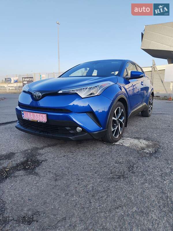 Внедорожник / Кроссовер Toyota C-HR 2018 в Львове