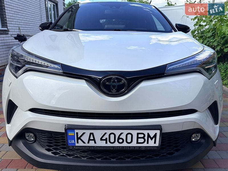 Внедорожник / Кроссовер Toyota C-HR 2018 в Киеве
