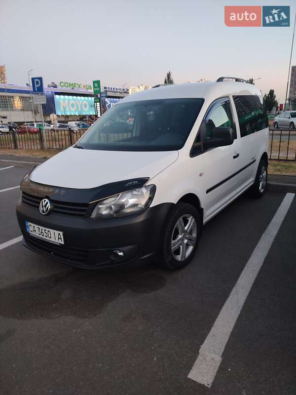 Минивэн Volkswagen Caddy 2011 в Киеве