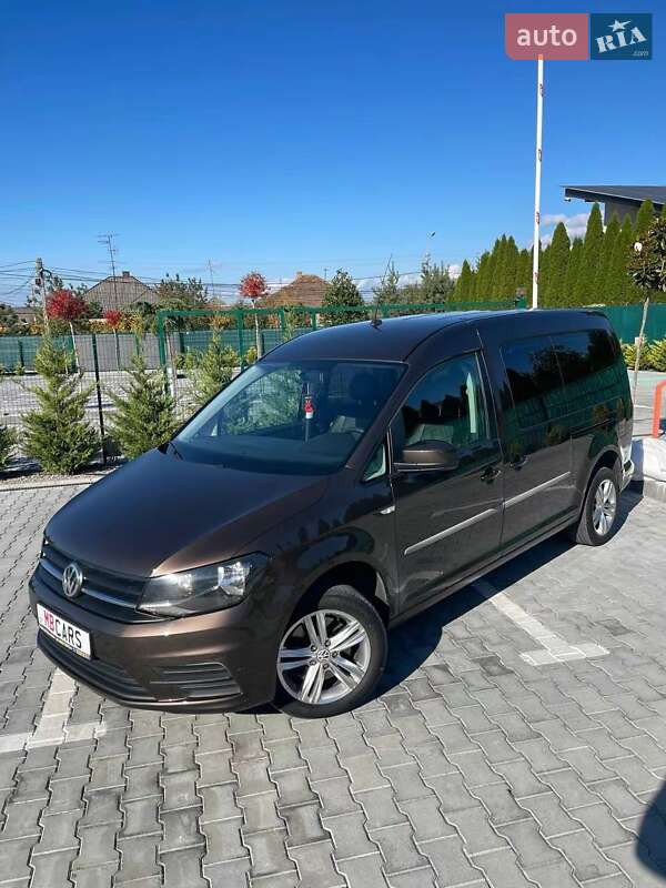Минивэн Volkswagen Caddy 2017 в Виноградове Минивэн Volkswagen Caddy 2017 в Виноградове