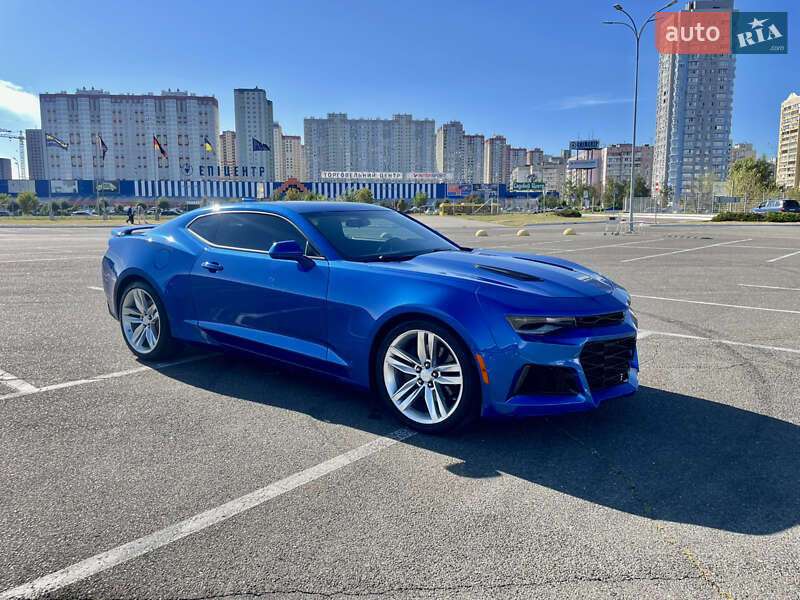 Купе Chevrolet Camaro 2016 в Киеве Купе Chevrolet Camaro 2016 в Киеве