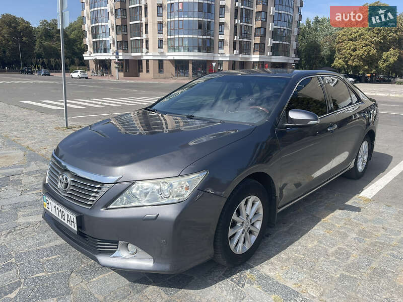 Седан Toyota Camry 2012 в Кременчуге Седан Toyota Camry 2012 в Кременчуге