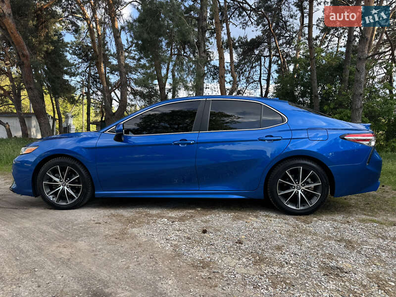 Седан Toyota Camry 2018 в Полтаве Седан Toyota Camry 2018 в Полтаве