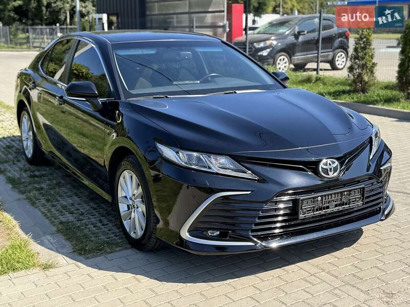 Седан Toyota Camry 2021 в Львове