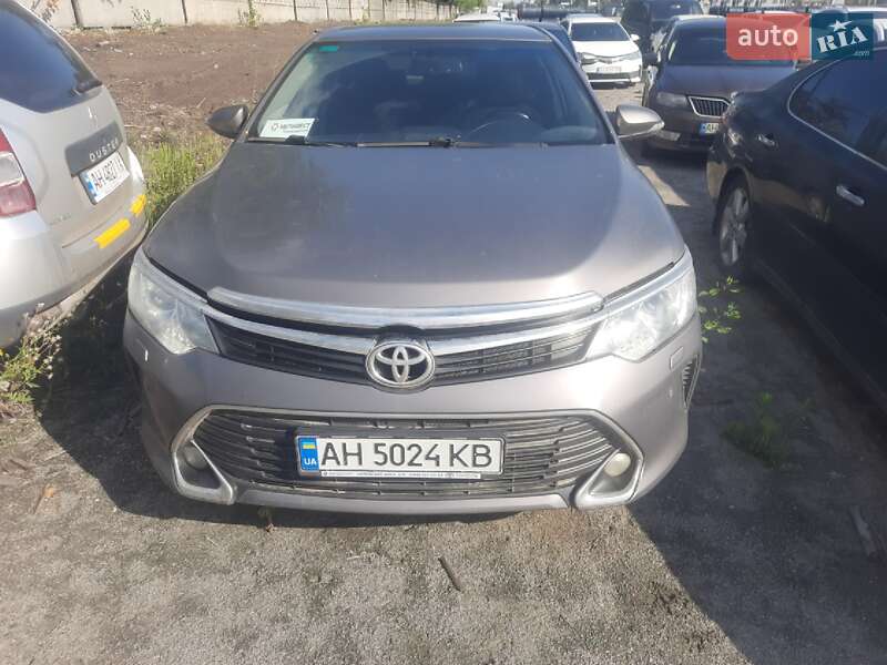 Седан Toyota Camry 2017 в Днепре Седан Toyota Camry 2017 в Днепре