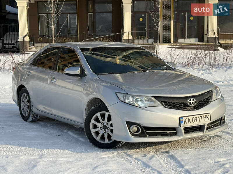 Седан Toyota Camry 2014 в Киеве Седан Toyota Camry 2014 в Киеве