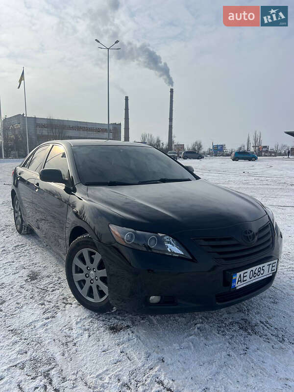 Седан Toyota Camry 2008 в Кривом Роге