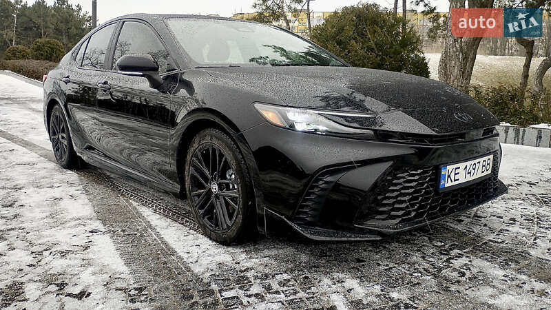 Седан Toyota Camry 2024 в Днепре Седан Toyota Camry 2024 в Днепре