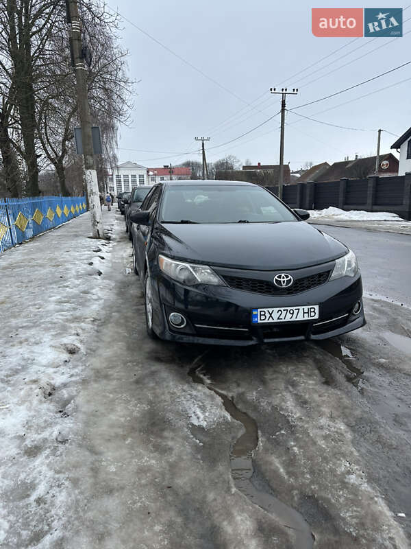 Седан Toyota Camry 2012 в Изяславе Седан Toyota Camry 2012 в Изяславе