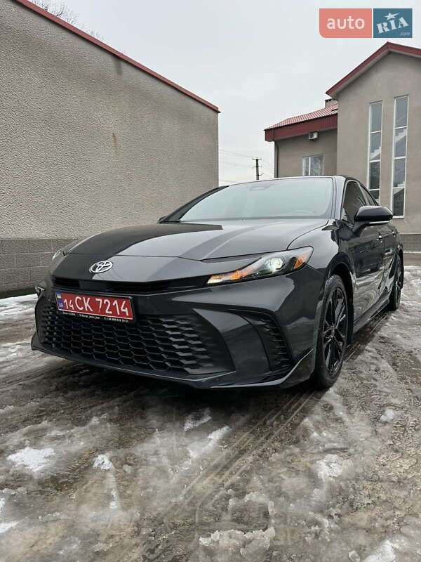 Седан Toyota Camry 2025 в Днепре Седан Toyota Camry 2025 в Днепре