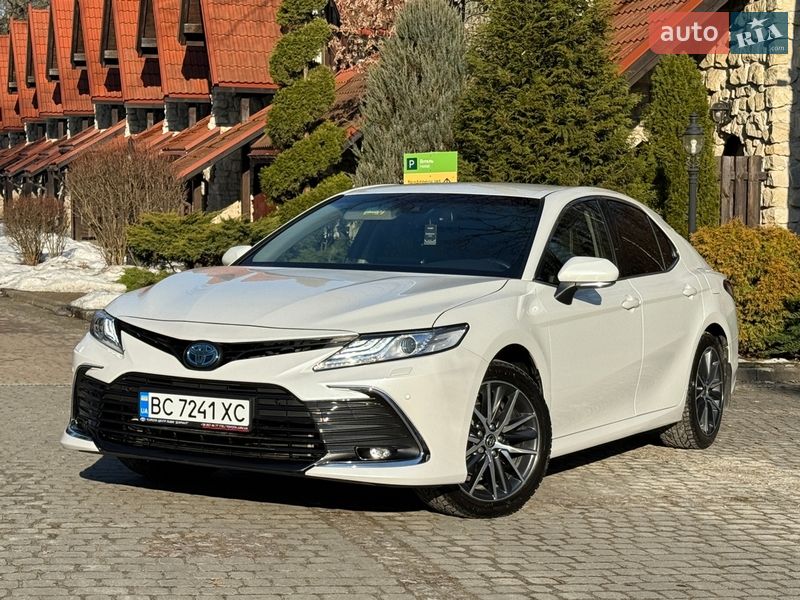 Седан Toyota Camry 2021 в Львове
