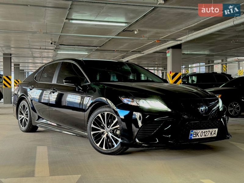 Седан Toyota Camry 2018 в Киеве Седан Toyota Camry 2018 в Киеве