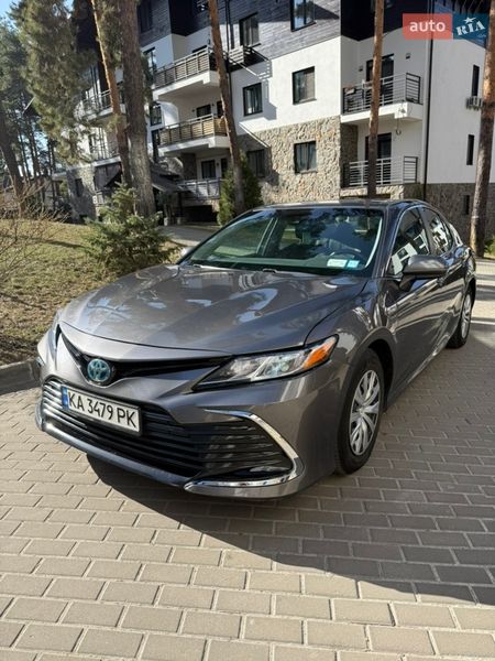 Седан Toyota Camry 2017 в Киеве