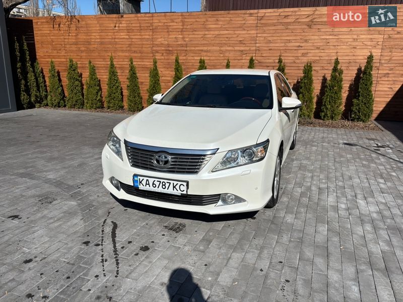 Седан Toyota Camry 2014 в Киеве Седан Toyota Camry 2014 в Киеве