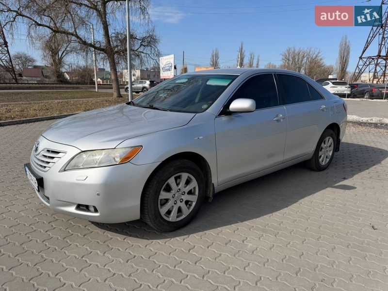 Седан Toyota Camry 2007 в Кременчуге