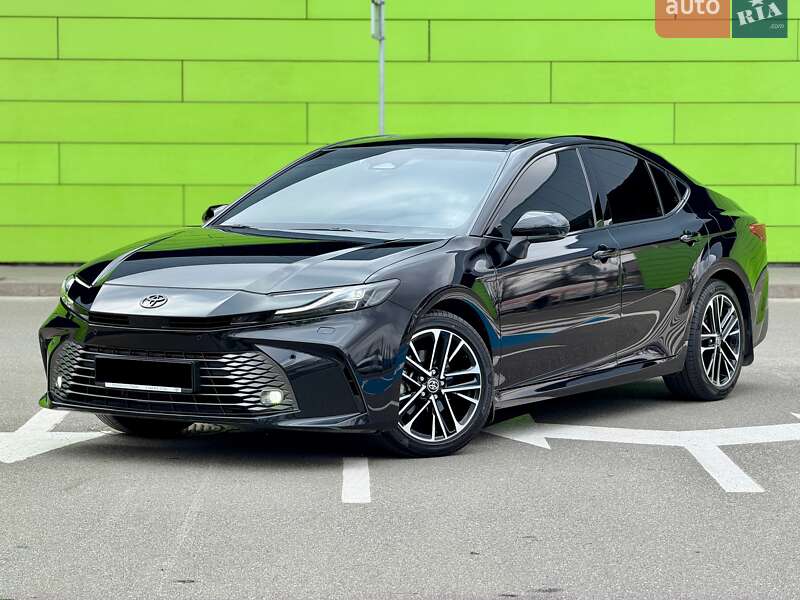 Седан Toyota Camry 2024 в Києві