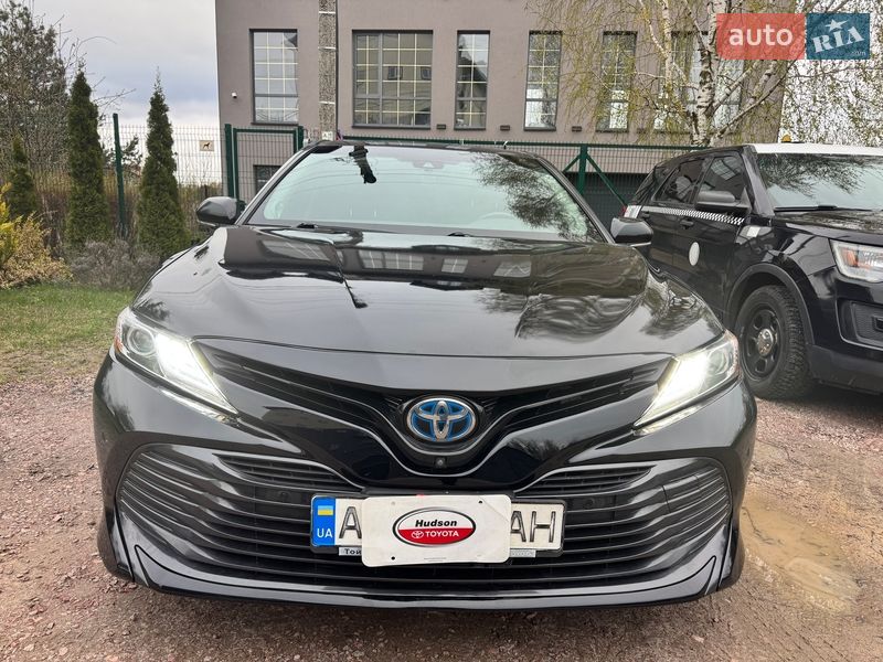 Седан Toyota Camry 2018 в Києві