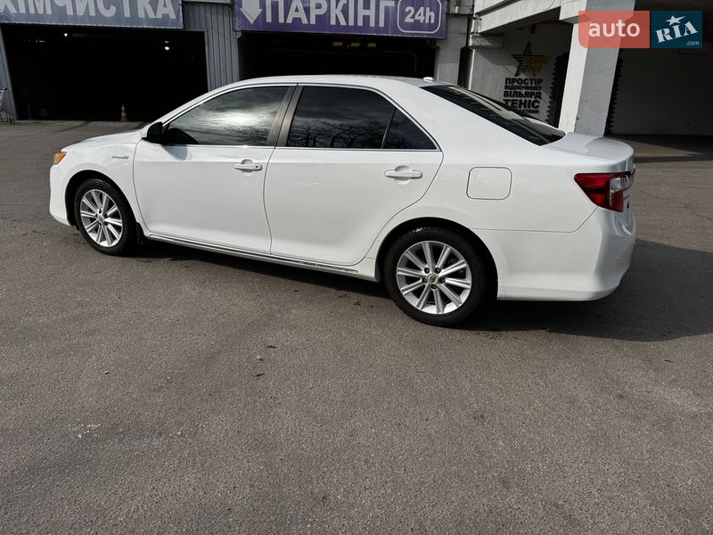 Седан Toyota Camry 2014 в Києві