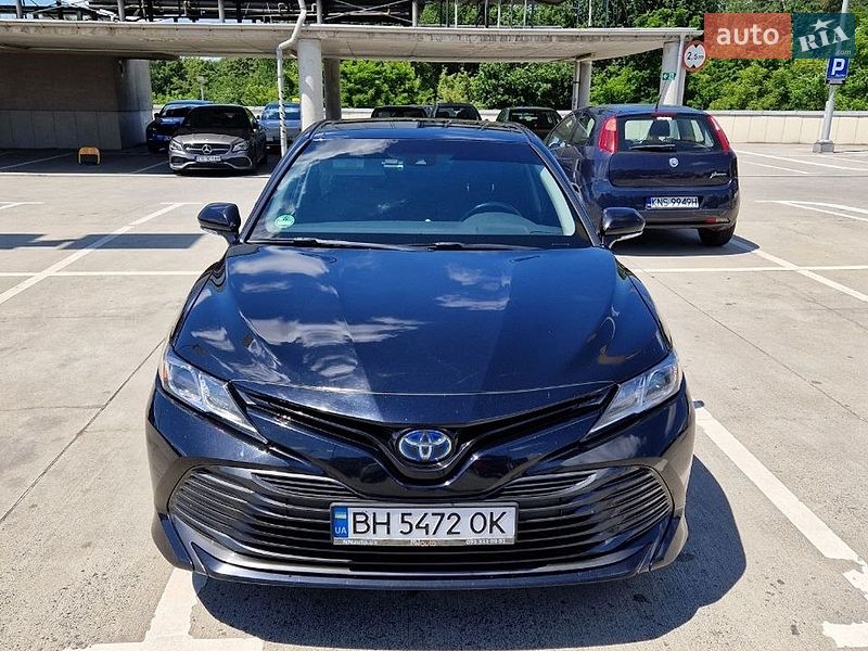 Седан Toyota Camry 2018 в Мостиске