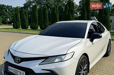 Седан Toyota Camry 2021 в Одессе