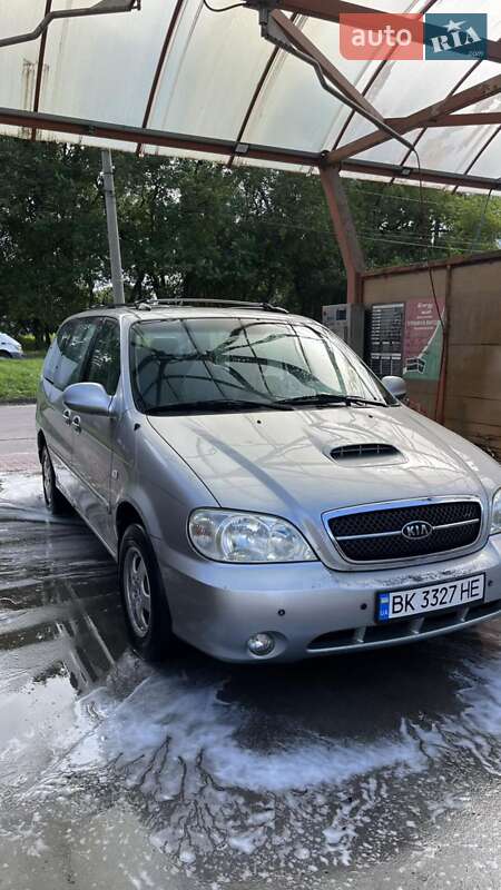 Минивэн Kia Carnival 2004 в Ровно