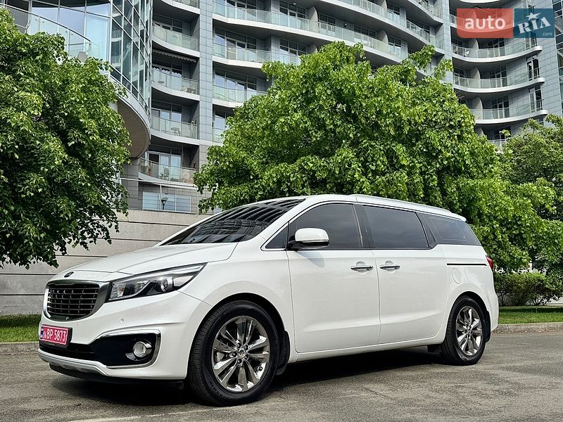 Минивэн Kia Carnival 2018 в Киеве