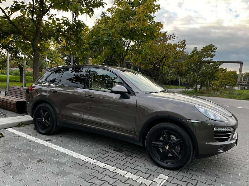Внедорожник / Кроссовер Porsche Cayenne 2013 в Хмельницком