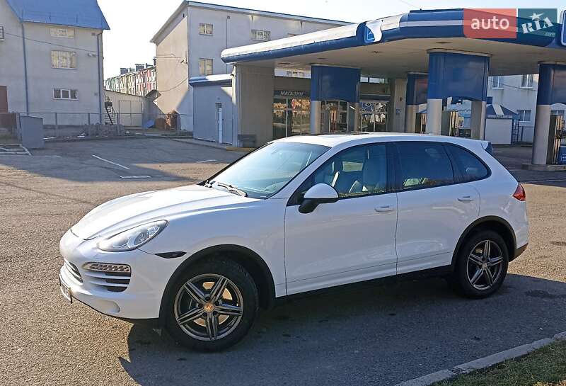 Внедорожник / Кроссовер Porsche Cayenne 2012 в Черновцах