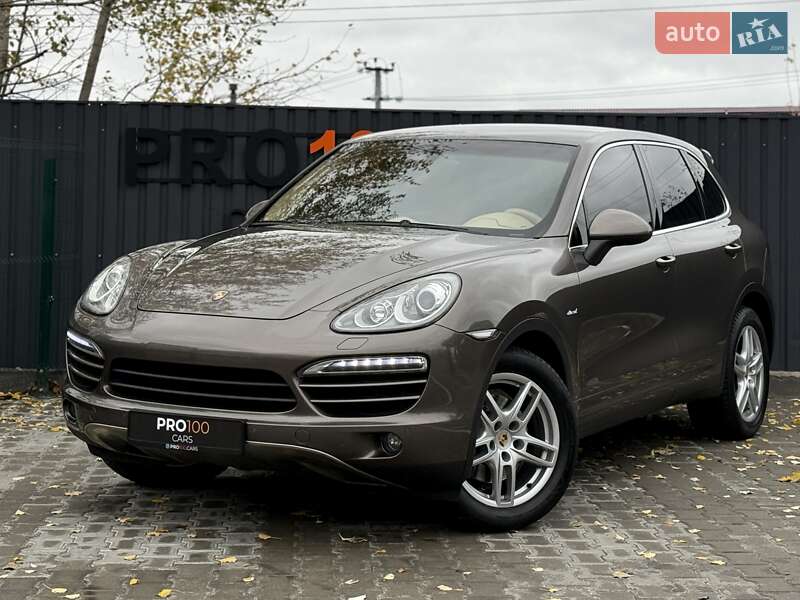 Позашляховик / Кросовер Porsche Cayenne 2013 в Києві