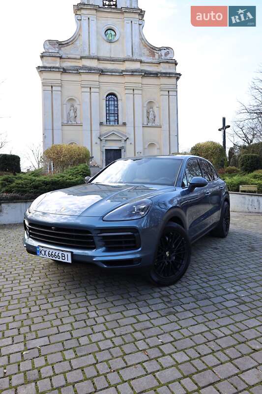 Внедорожник / Кроссовер Porsche Cayenne 2018 в Киеве
