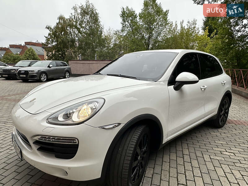 Позашляховик / Кросовер Porsche Cayenne 2014 в Дніпрі