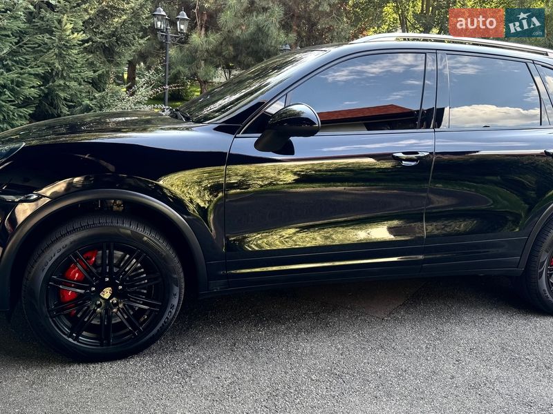 Позашляховик / Кросовер Porsche Cayenne 2010 в Києві