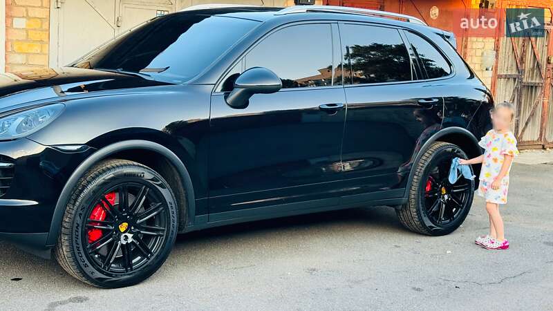 Позашляховик / Кросовер Porsche Cayenne 2010 в Києві