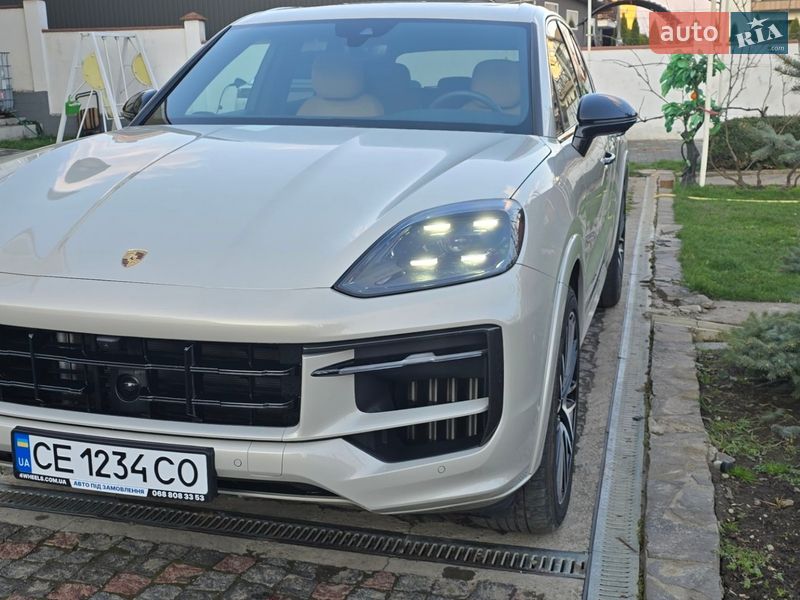 Внедорожник / Кроссовер Porsche Cayenne 2024 в Черновцах