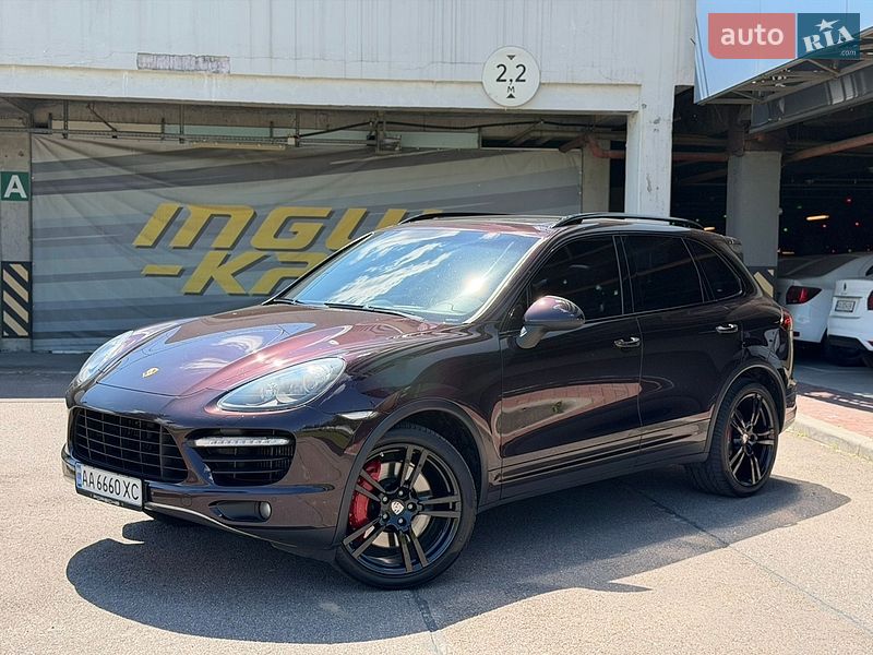 Внедорожник / Кроссовер Porsche Cayenne 2011 в Киеве