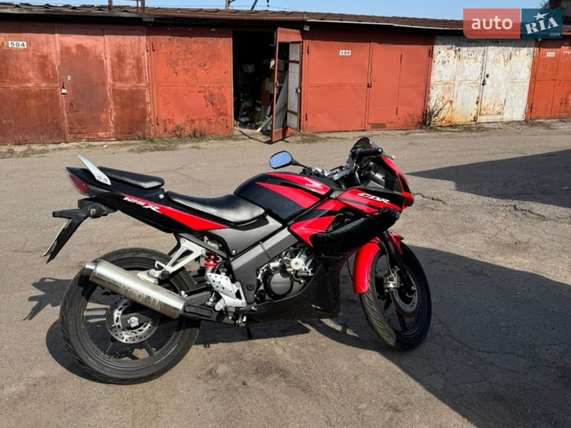 Спортбайк Honda CBR 125R 2008 в Киеве