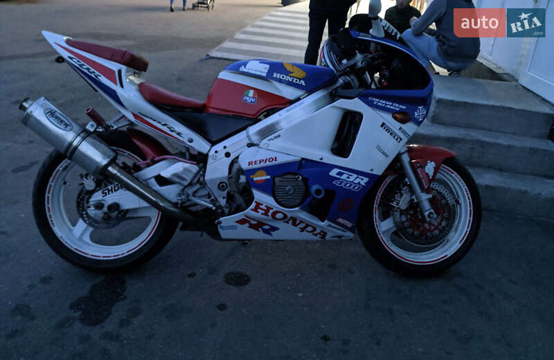 Спортбайк Honda CBR 400RR 1989 в Кропивницком