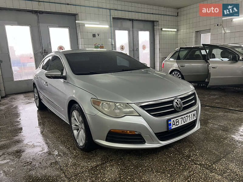 Купе Volkswagen CC / Passat CC 2010 в Виннице